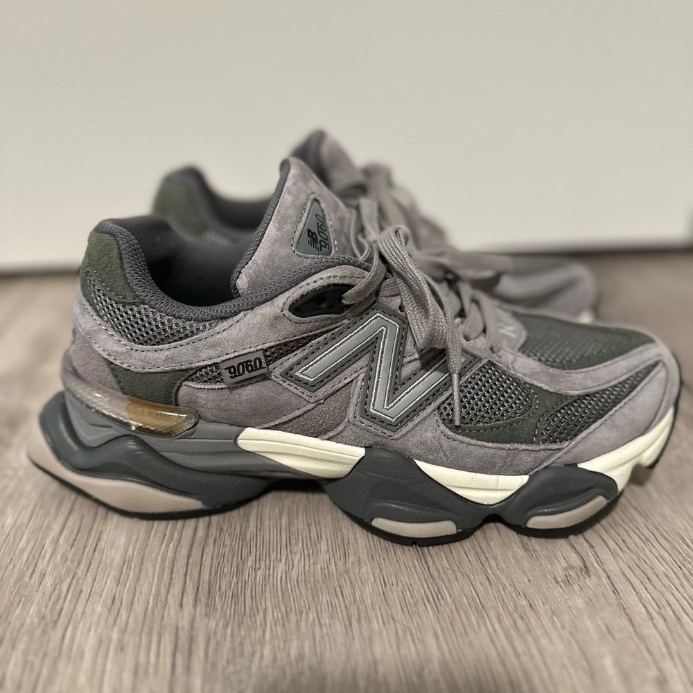 New balance 9060 slate grey and white sneakers